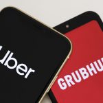 أوبر تنسحب من مناقشات الاستحواذ على GrubHub ، وأسهمها تتراجع